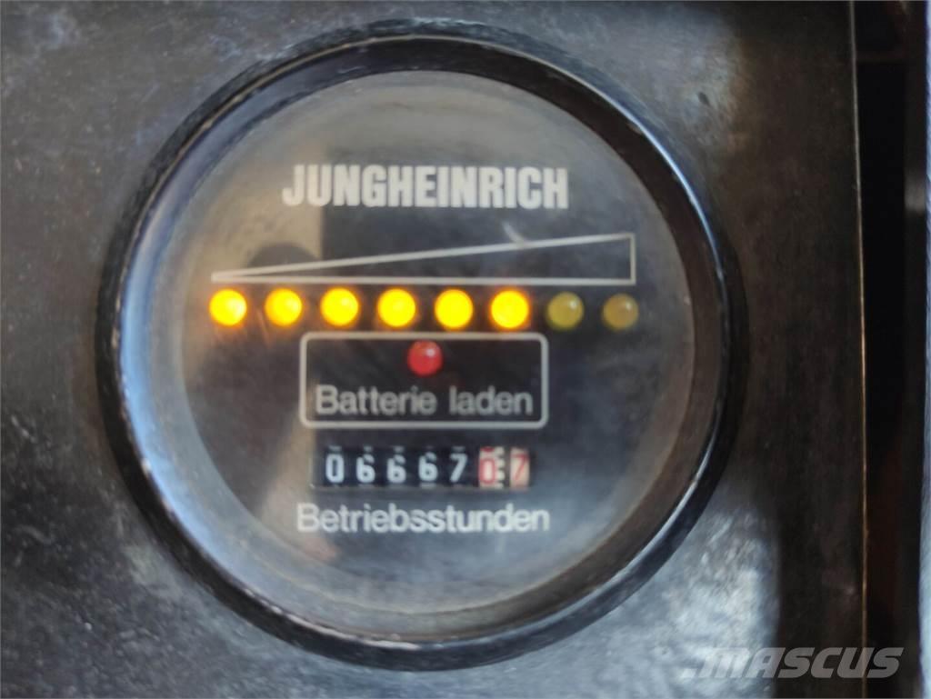 Jungheinrich EJC A 12.5 Meeloop stapelaar