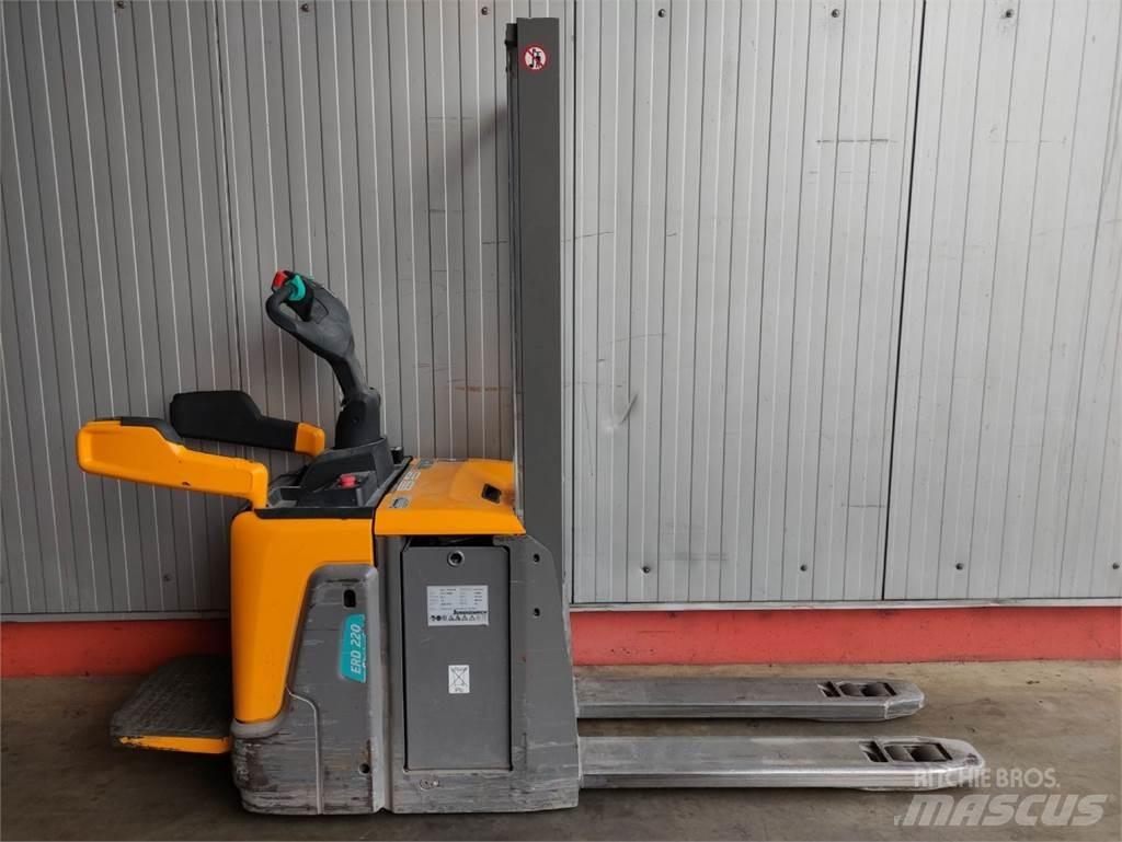 Jungheinrich ERD220 Meeloop stapelaar