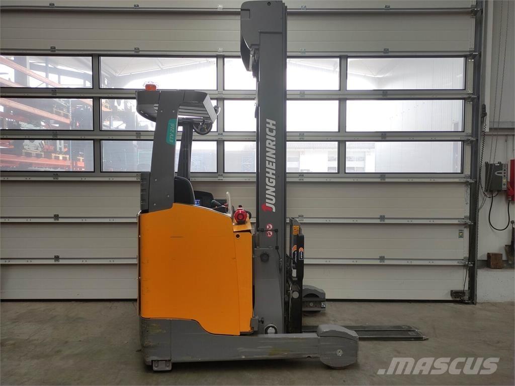 Jungheinrich ETV 216 Reachtruck voor hoog niveau