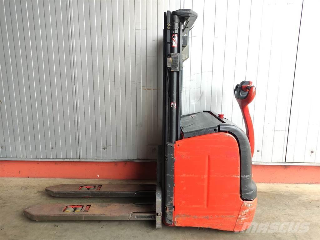 Linde L14-372 Meeloop stapelaar