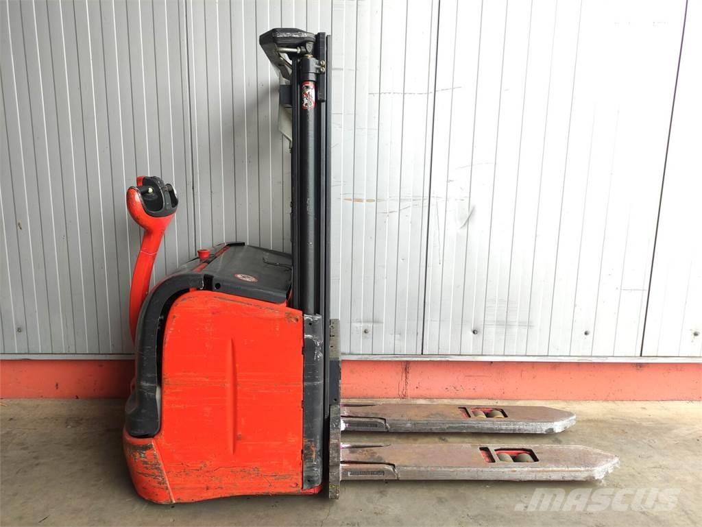 Linde L14-372 Meeloop stapelaar
