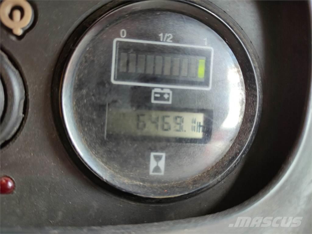 Linde L14-372 Meeloop stapelaar