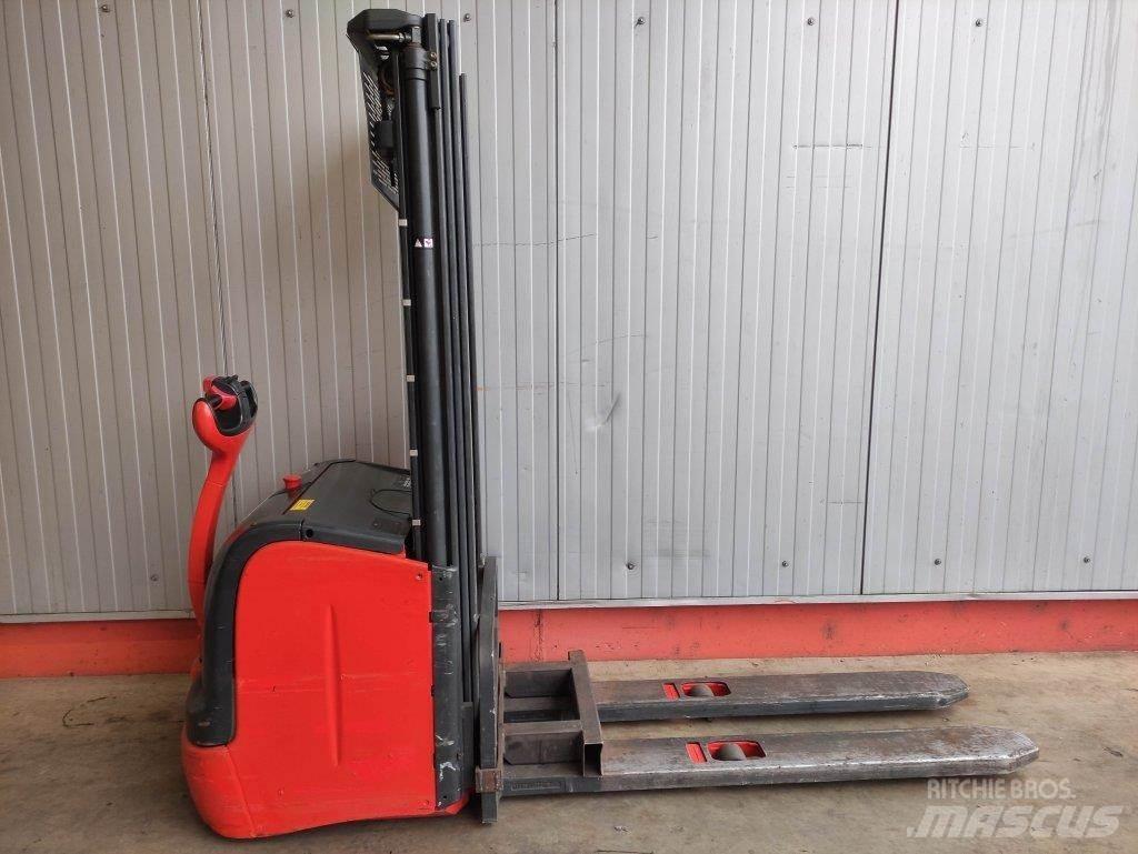 Linde L16-372 (LACK NEU) Meeloop stapelaar