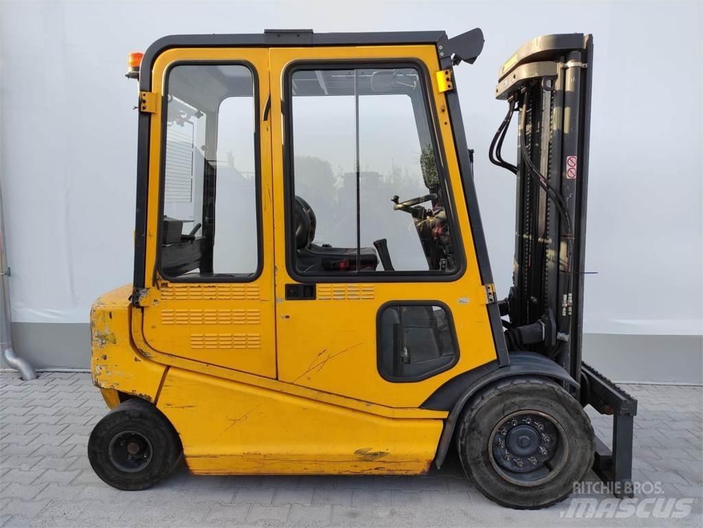 Om-Pimespo XE40 Elektrische heftrucks
