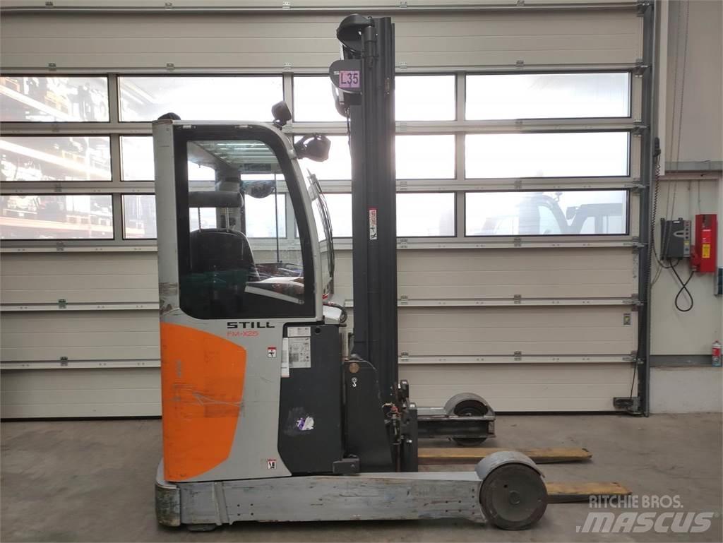 Still FM-X-25 Reachtruck voor hoog niveau