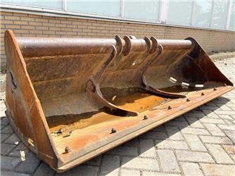  Ditchcleaning bucket MORIN (2)