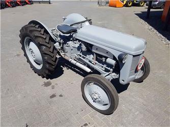 Massey Ferguson TE - D