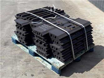CASE CX330 / CX350 SHOES / PADS