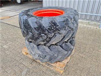 Pirelli wielen 520/70R38 en 480/70R24
