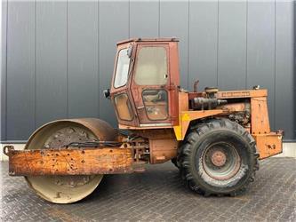CASE 1102 D