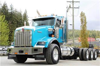 Kenworth T800 Extended Day Cab Tri-Drive X15 565HP 18 Spd D