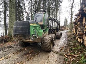 John Deere 1210G