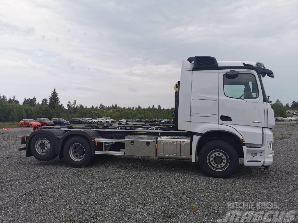 Mercedes-Benz Arocs V 2853 Hiab växlare Vrachtwagen met containersysteem