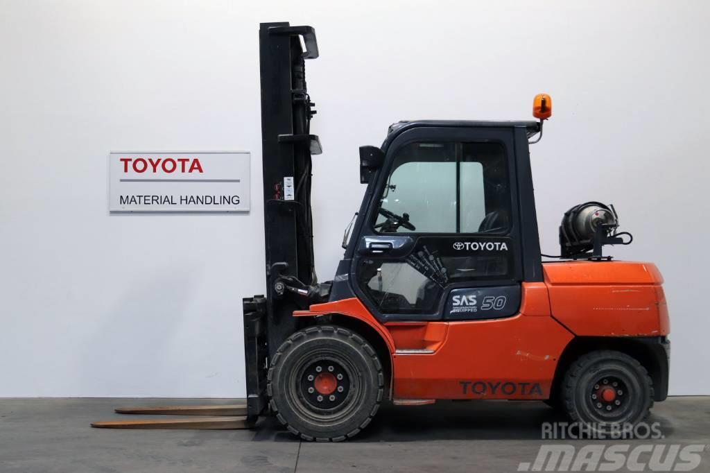 Toyota 7FGA50 LPG trucks