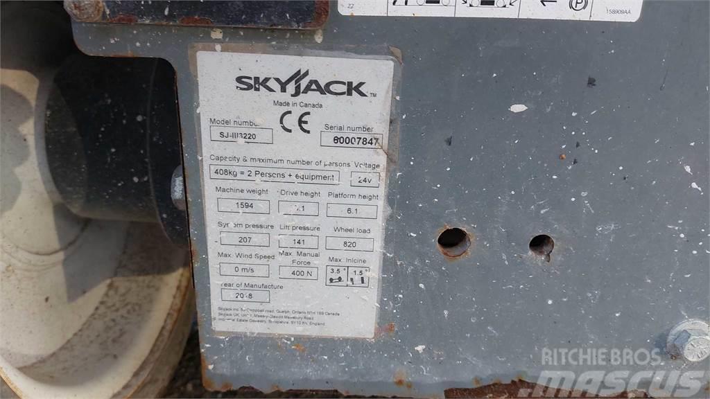 SkyJack SJIII3220 Schaarhoogwerkers