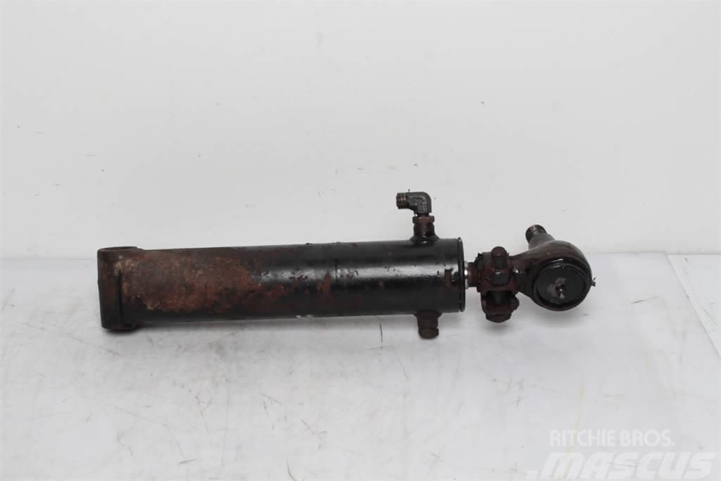 New Holland TG285 Front axle steering cylinder Transmissie