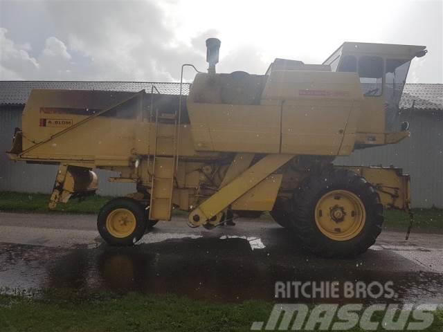 New Holland 1550S sælges i dele/for parts Maaidorsmachines