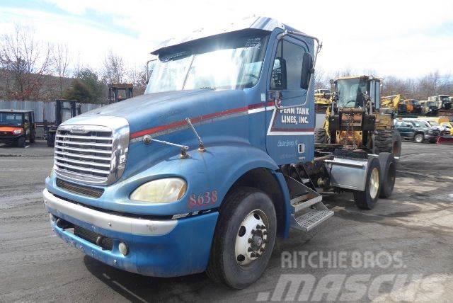 Freightliner CL112 Chassis met cabine