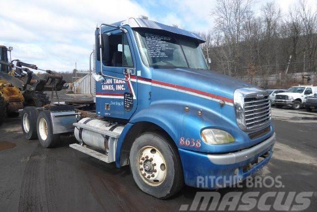 Freightliner CL112 Chassis met cabine