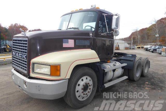 Mack CH613 Chassis met cabine