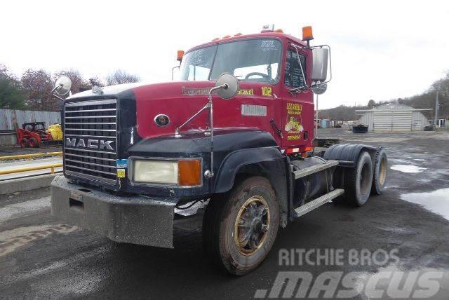 Mack CL713 Chassis met cabine