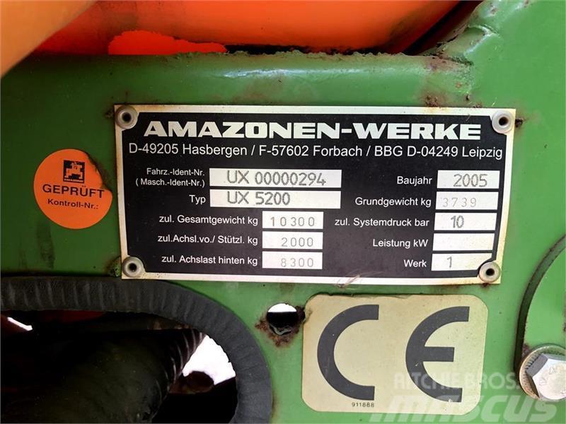 Amazone UX5200 24 meter med bom styring Getrokken spuitmachines
