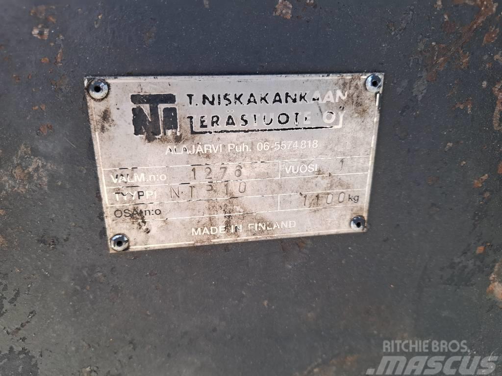  T.Niskakankaan terästuote NTP-10 Kuokkakauha+kalli Buckets