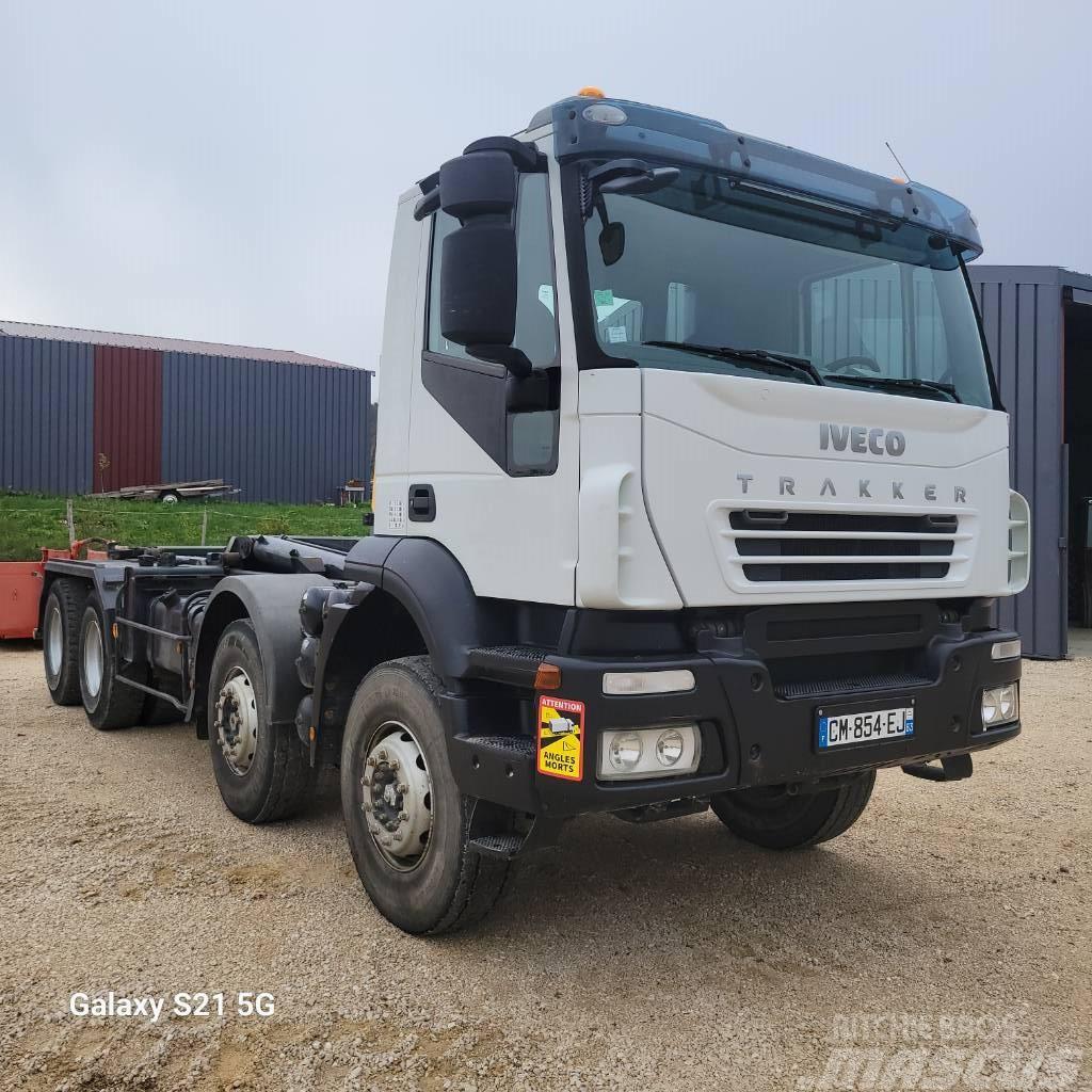 Iveco Trakker 410 Vrachtwagen met containersysteem
