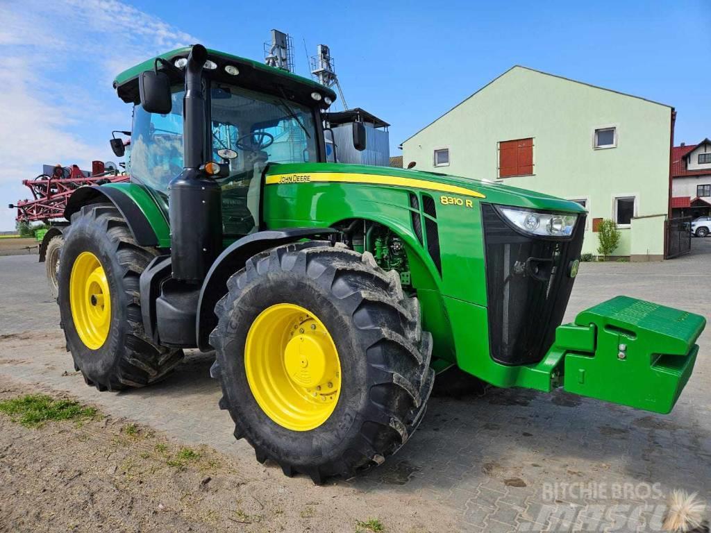 John Deere 8310 R Tractoren
