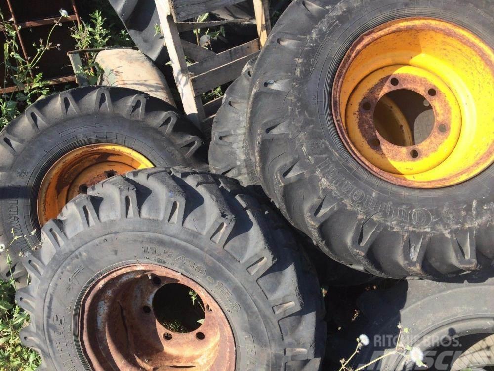  Dumper wheel and tyre 11.5/80 - 15.3 £60 plus vat  Banden, wielen en velgen