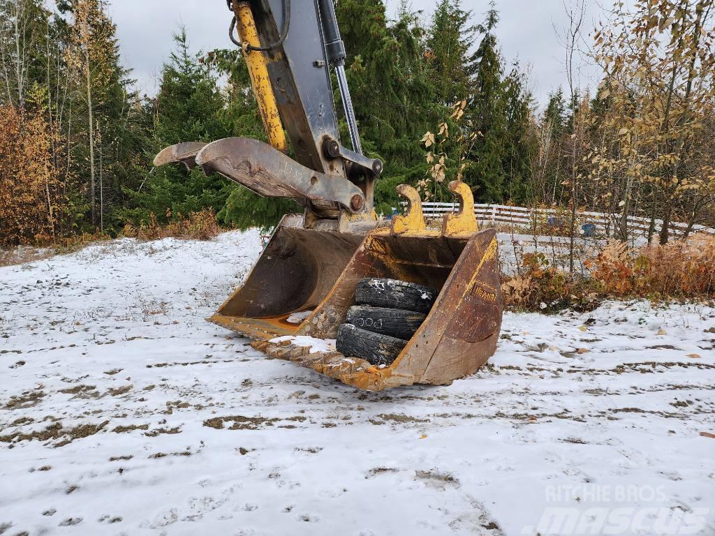 John Deere 350 G LC Crawler excavators
