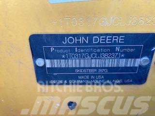 John Deere 317G Schrankladers