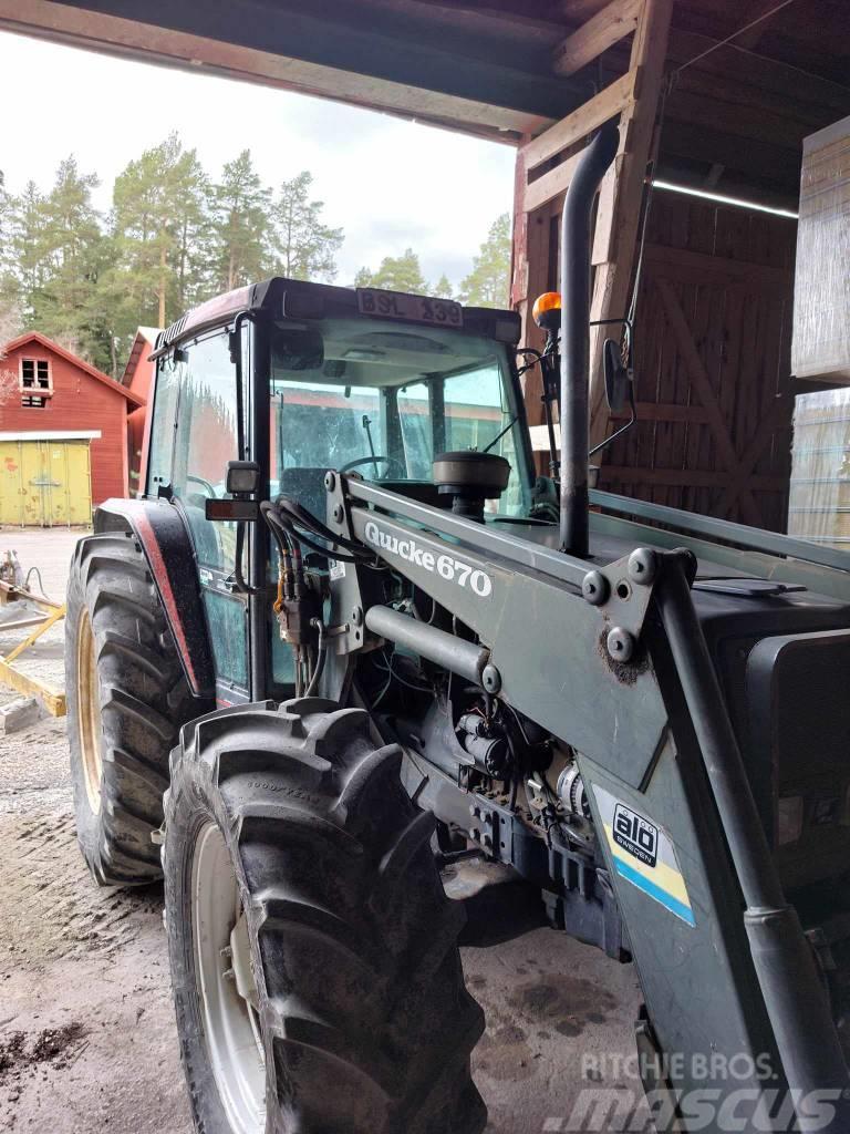 Valmet 6600 Delta Ålö Quicke 670 Tractoren