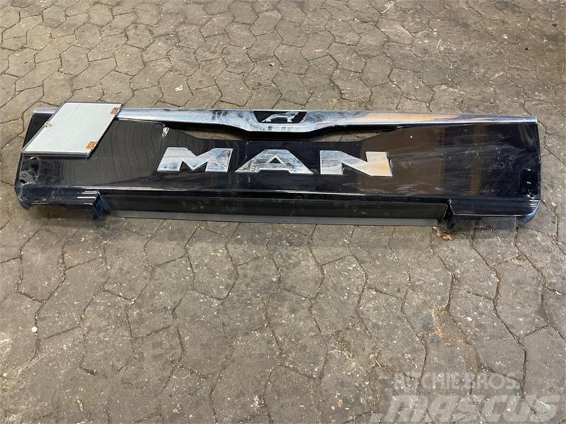 MAN FRONT GRILL 81.61150-6106 Overige componenten