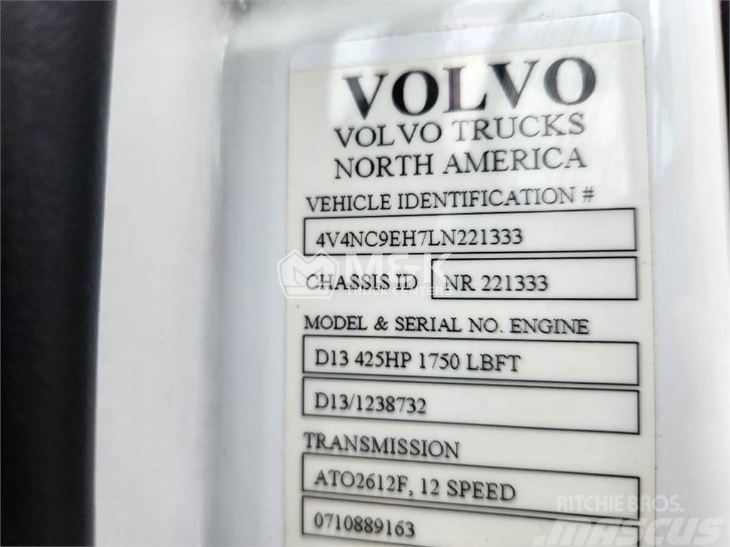 Volvo VNL64T760 Trekkers