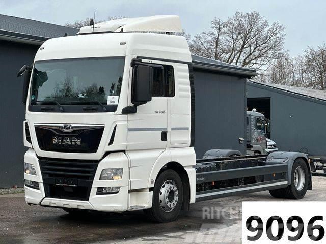 MAN TGX 18.360 4x2 LL Euro6 Fahrgestell Chassis met cabine