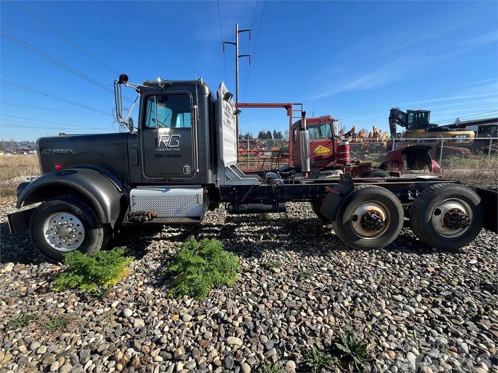 Kenworth W900A Chassis met cabine