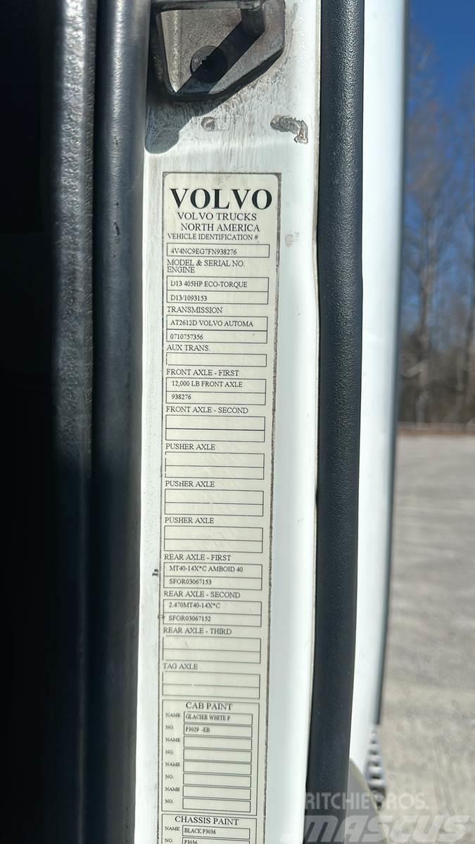 Volvo VNL300 Trekkers