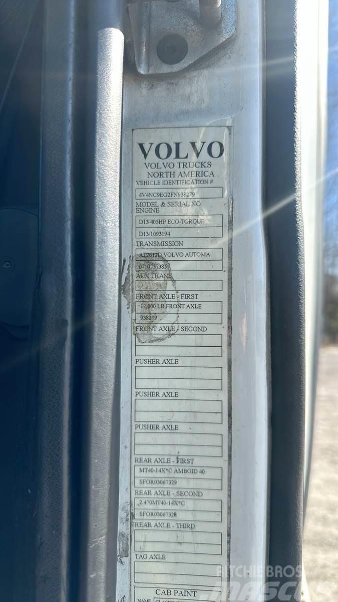 Volvo VNL300 Trekkers