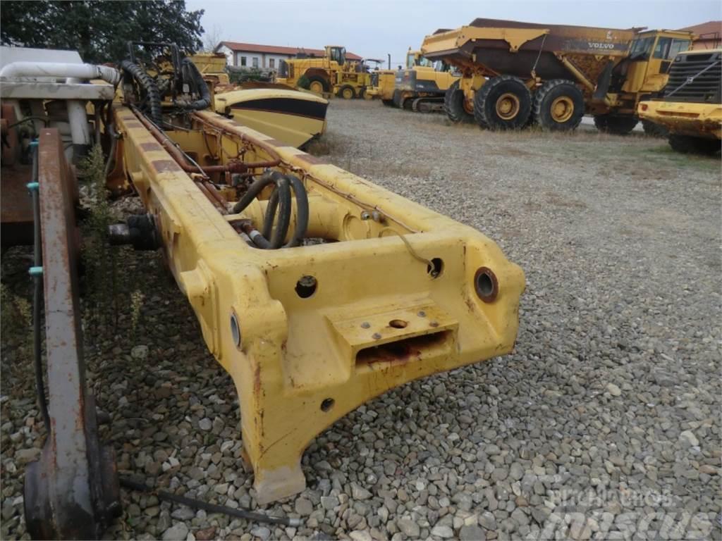 CAT 323D Chassis en ophanging
