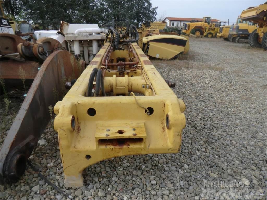 CAT 323D Chassis en ophanging