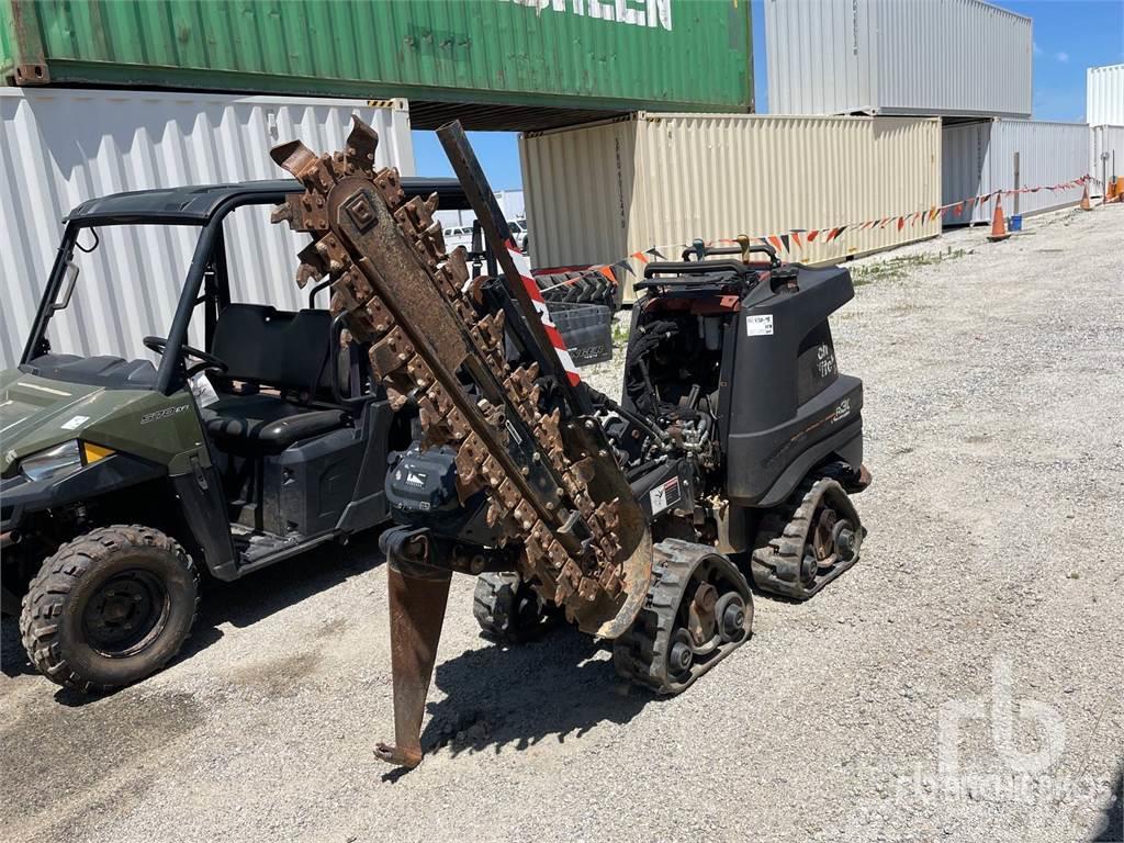 Ditch Witch R300 Trenchers
