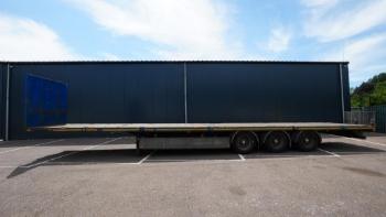 Pacton 3 axle Flatbed trailer with twistlocks mega