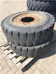  2x tires and rims 12.00-20