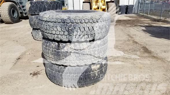 Bridgestone SNOW V-STEEL Banden, wielen en velgen