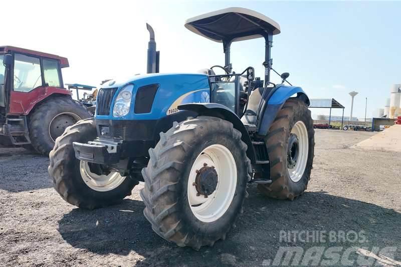 New Holland T6020 Now stripping for spares. Tractoren
