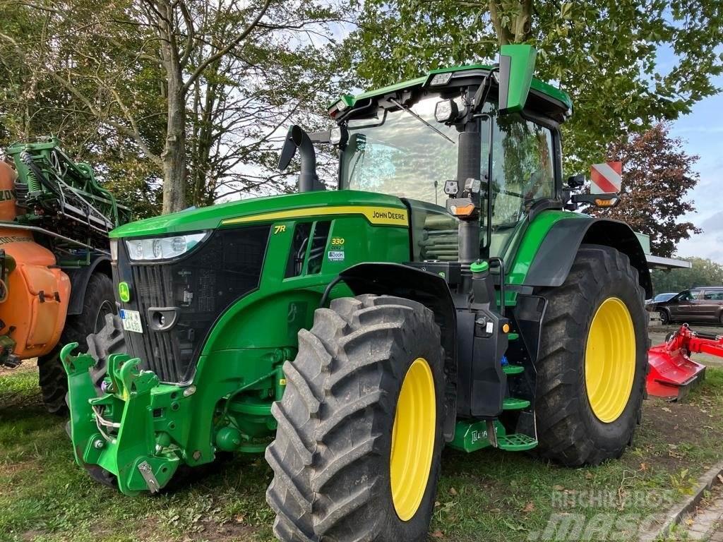 John Deere 7R 330 Tractoren