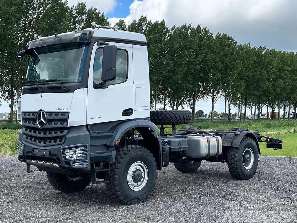 Mercedes-Benz Arocs 2033-A Chassis Cabin (2 units) Chassis met cabine