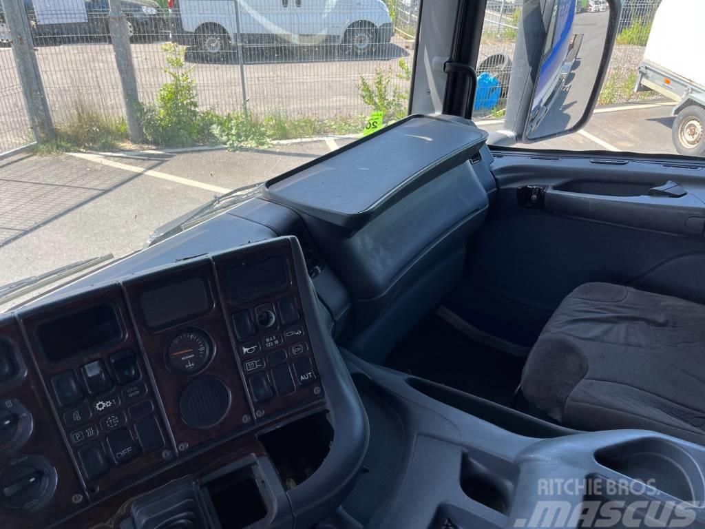 Scania P 94 GB Chassis met cabine