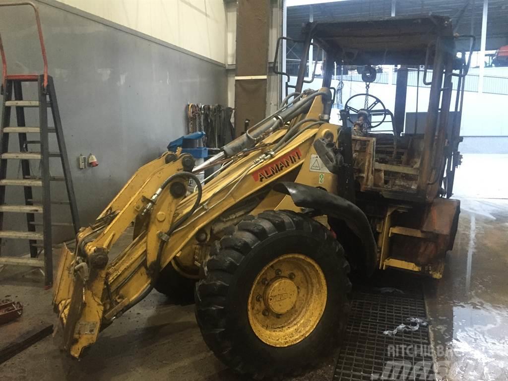 CAT 906  (For parts) Wielladers